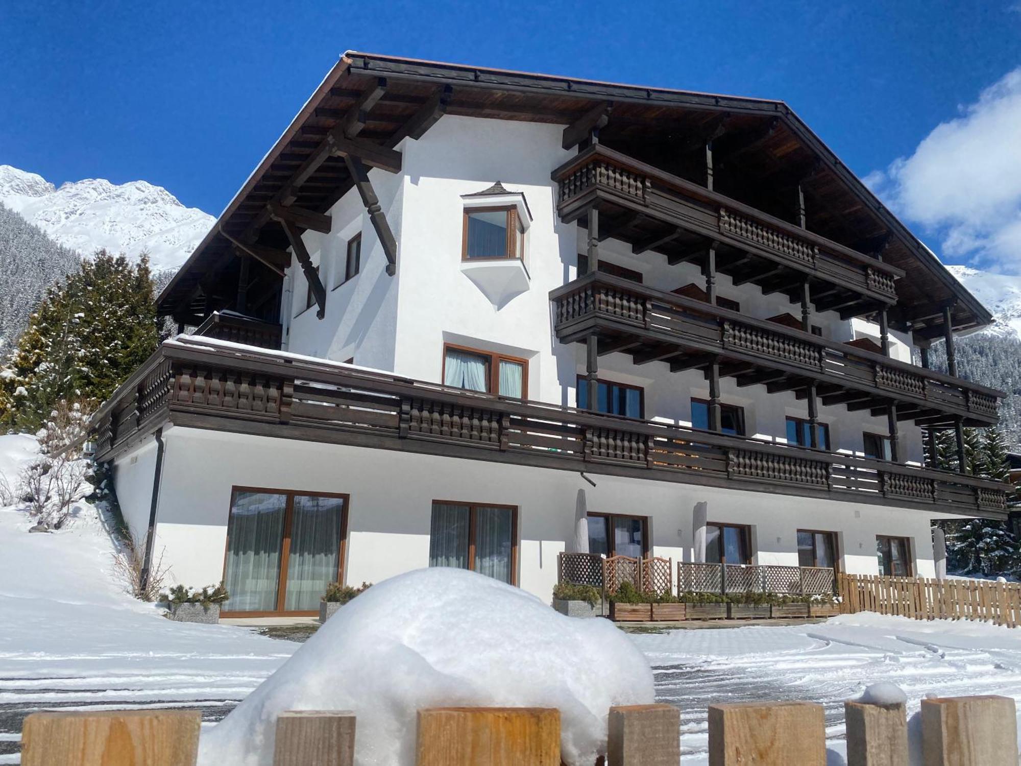 Quality Hosts Arlberg - Afoch Fei - Das Landhaus Sankt Anton am Arlberg Exterior photo